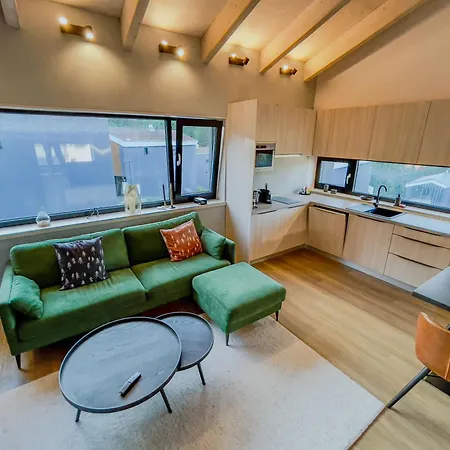 Eliska - Modern Family Loft Direct On Slope And Forest Ruzomberok