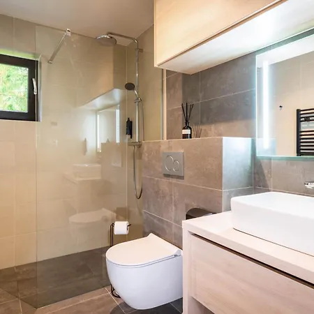 Eliska - Modern Loft On Slope *