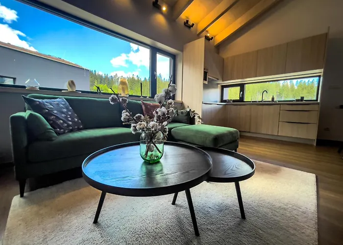 Eliska - Modern Family Loft Direct On Slope And Forest 아파트 루좀베로크